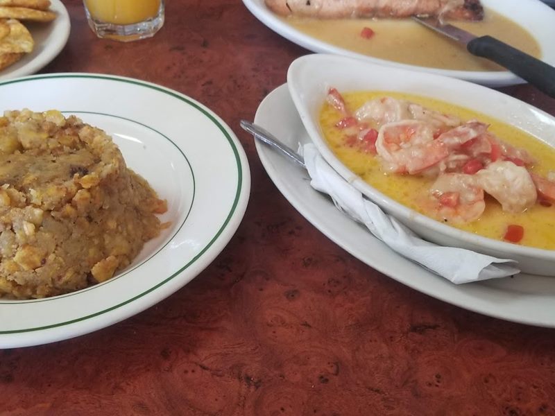 Sabor del Caribe food